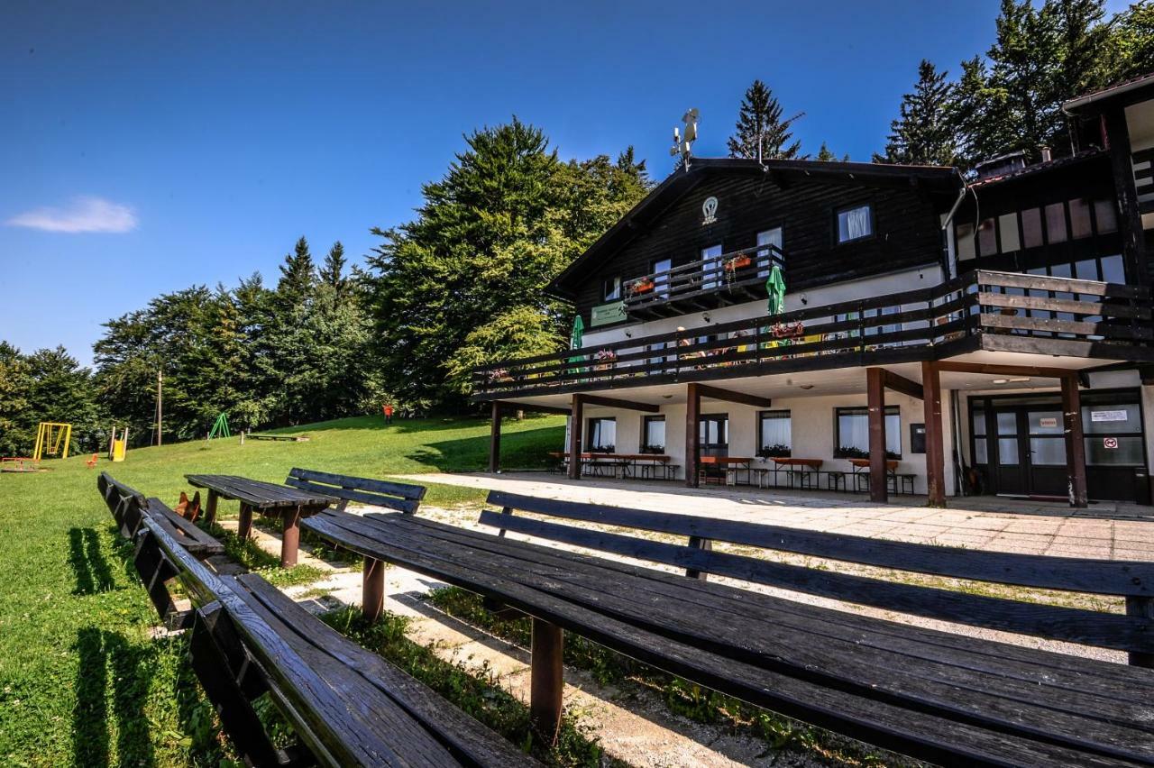 Planinski Dom Na Kalu Acomodação com café da manhã Dol pri Hrastniku Exterior foto